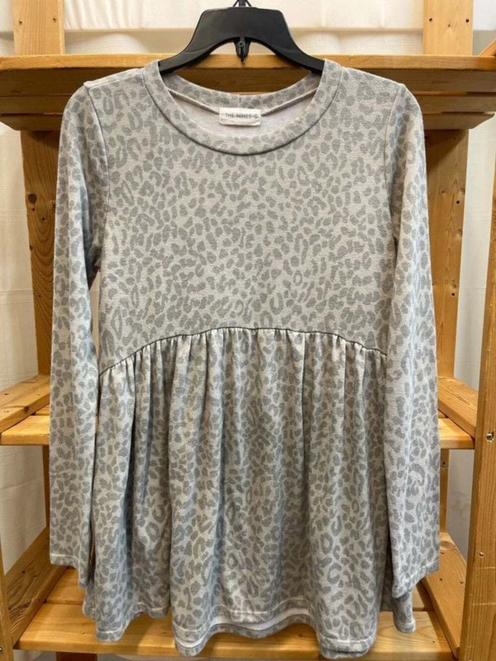 The Nines Boutique S Small long sleeve tunic babydoll animal print crewneck